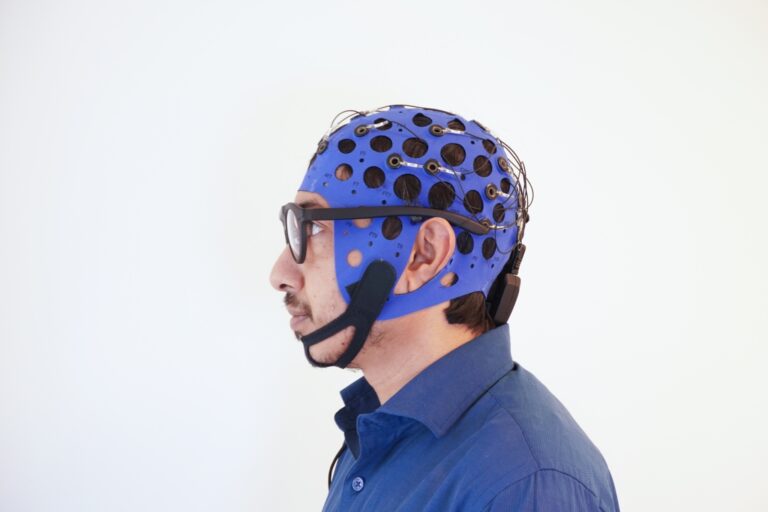 Synchronizing the Mind and the Eye: Real-Time Insights with Mentalab and Pupil Labs
